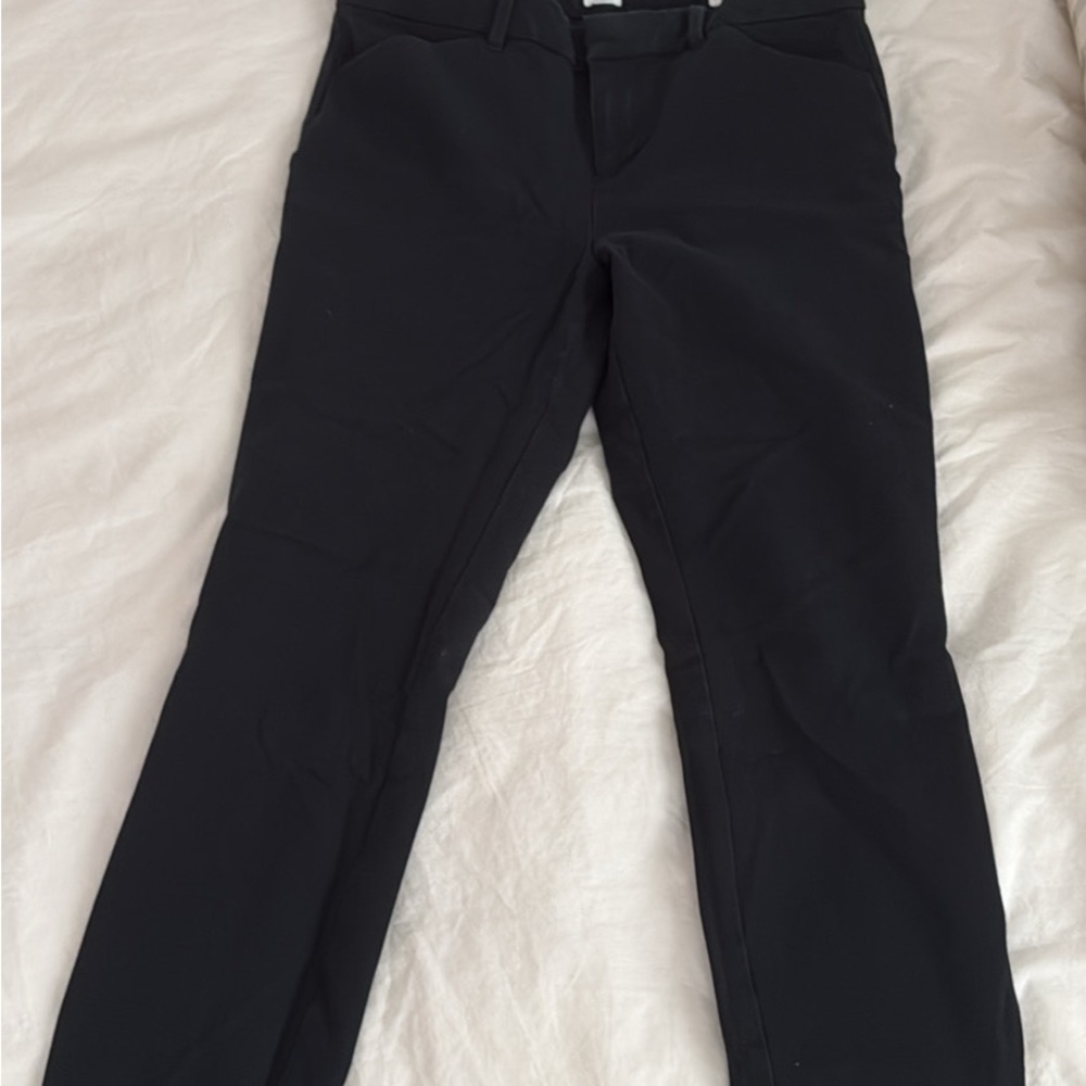 GAP Black Pants, skinny and size 4! Worn for one interview